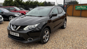 2015 Nissan Qashqai 1.6 Dci N-Tec+ 2WD Euro 6 (s/s) 5dr in Black — image 3