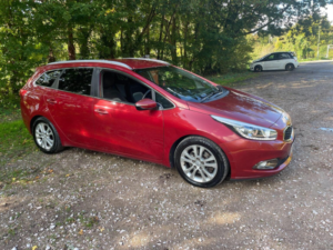 2013 Kia Ceed 1.6 Crdi Ecodynamics 3 Sportswagon Euro 5 (s/s) 5dr in Red — image 3