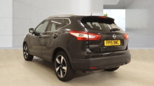 2015 Nissan Qashqai 1.2 Dig-T N-Tec+ Black 5dr 1 Owner+panroof+satnav in Black — image 2