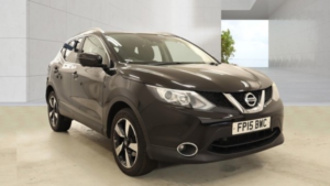 2015 Nissan Qashqai 1.2 Dig-T N-Tec+ Black 5dr 1 Owner+panroof+satnav in Black — image 3