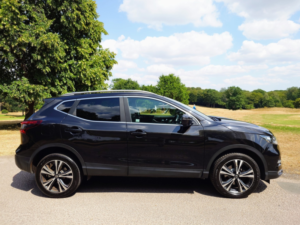 2020 Nissan Qashqai 1.3 Dig-T N-Connecta in Black — image 2