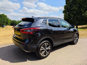 2020 Nissan Qashqai 1.3 Dig-T N-Connecta in Black — image 3