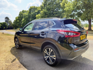 2020 Nissan Qashqai 1.3 Dig-T N-Connecta in Black — image 5