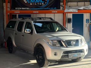 2010 Nissan Navara 3.0 Dci V6 Outlaw Auto 4WD Euro 4 4dr in Silver — image 3