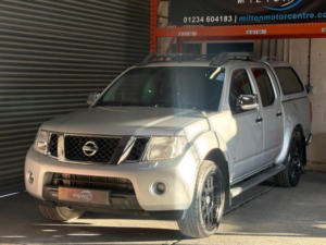 2010 Nissan Navara 3.0 Dci V6 Outlaw Auto 4WD Euro 4 4dr in Silver — image 4