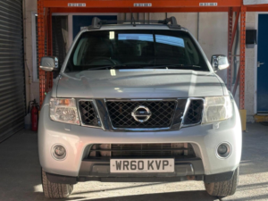 2010 Nissan Navara 3.0 Dci V6 Outlaw Auto 4WD Euro 4 4dr in Silver — image 6