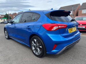 2020 Ford Focus 1.0t Ecoboost St-Line Hatchback 5dr Petrol Manual Euro 6 (s/s) (125 Ps) in Blue — image 6