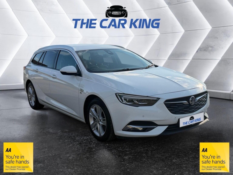 2018 Vauxhall Insignia 1.6 Turbo D Ecotec Blueinjection Elite Nav Sports Tourer Euro 6 (s/s) 5dr in White — image 1