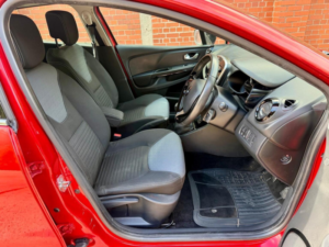 2015 Renault Clio 1.5 Dci Dynamique S Nav Euro 6 (s/s) 5dr in Red — image 3