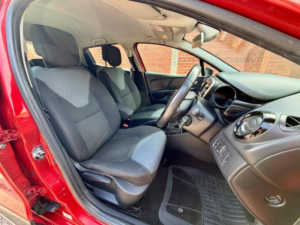 2015 Renault Clio 1.5 Dci Dynamique S Nav Euro 6 (s/s) 5dr in Red — image 6
