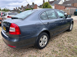 2009 Skoda Octavia 1.9 Tdi Se in Grey — image 3
