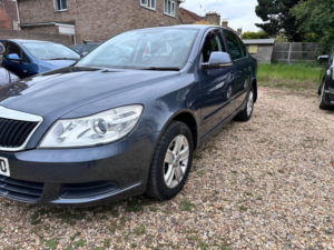 2009 Skoda Octavia 1.9 Tdi Se in Grey — image 5