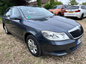 2009 Skoda Octavia 1.9 Tdi Se in Grey — image 6