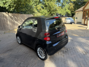 2011 Smart Fortwo 1.0 Mhd Passion in Black — image 5