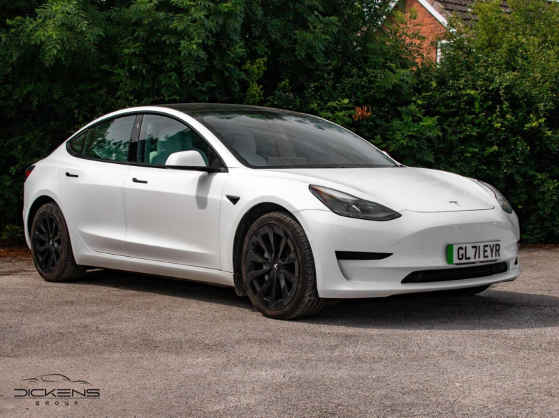 2021 Tesla Model 3 Standard Range Plus Auto Rwd 4dr in White — image 1