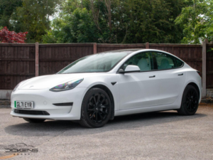 2021 Tesla Model 3 Standard Range Plus Auto Rwd 4dr in White — image 3