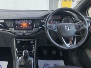2018 Vauxhall Astra 1.4 Turbo Sri Vx-Line Nav 5-Door in Grey — image 2