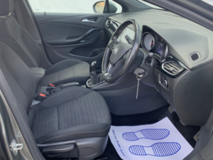2018 Vauxhall Astra 1.4 Turbo Sri Vx-Line Nav 5-Door in Grey — image 5