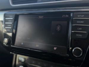 2016 Skoda Superb 2.0 Tdi Se Estate 5dr Diesel Manual Euro 6 (s/s) (150 Ps) in Black — image 3