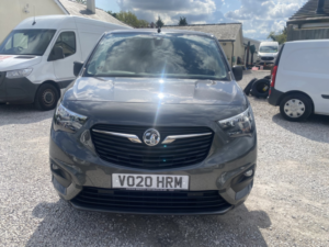 2020 Vauxhall Combo 1.5 Turbo D 2000 Sportive in Grey — image 2