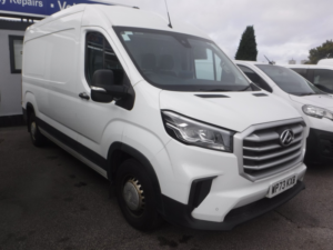2023 Maxus Deliver 9 2.0 D20 in White — image 2