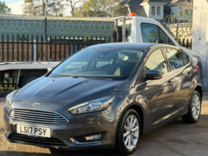 2017 Ford Focus 1.5t Ecoboost Titanium Auto Euro 6 (s/s) 5dr in Grey — image 3