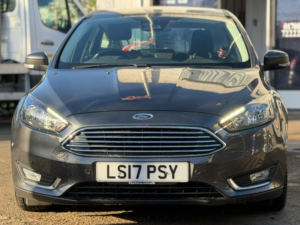 2017 Ford Focus 1.5t Ecoboost Titanium Auto Euro 6 (s/s) 5dr in Grey — image 5