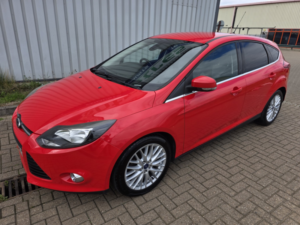 2014 Ford Focus 1.0 T Ecoboost Zetec Navigator in Red — image 5