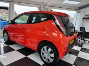 2016 Toyota Aygo 1.0 Vvt-I X-Play Euro 6 5dr in Orange — image 4