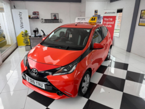 2016 Toyota Aygo 1.0 Vvt-I X-Play Euro 6 5dr in Orange — image 6