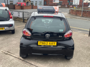 2012 Toyota Aygo 1.0l Vvt-I Ice Hatchback 5dr Petrol Manual Euro 5 (68 Bhp) in Black — image 5
