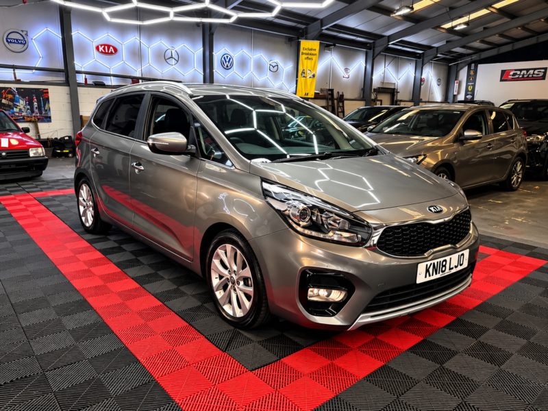 2018 Kia Carens 1.7 Crdi 2 in Silver — image 1