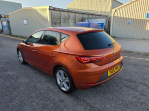 2019 SEAT Leon 1.5 Tsi Evo Fr DSG Euro 6 (s/s) 5dr in Orange — image 4