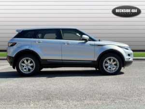 2013 Land Rover Range Rover Evoque 2.2 Range Rover Evoque Pure Tech Sd4 4WD 5dr in Silver — image 2