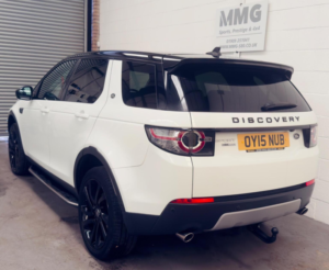 2015 Land Rover Discovery Sport 2.2 Sd4 Hse Luxury Auto 4WD Euro 5 (s/s) 5dr in White — image 4