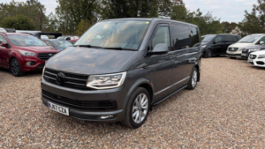 2017 Volkswagen Caravelle 2.0 Bitdi Bluemotion Tech Executive DSG Euro 6 (s/s) 5dr in Grey — image 3