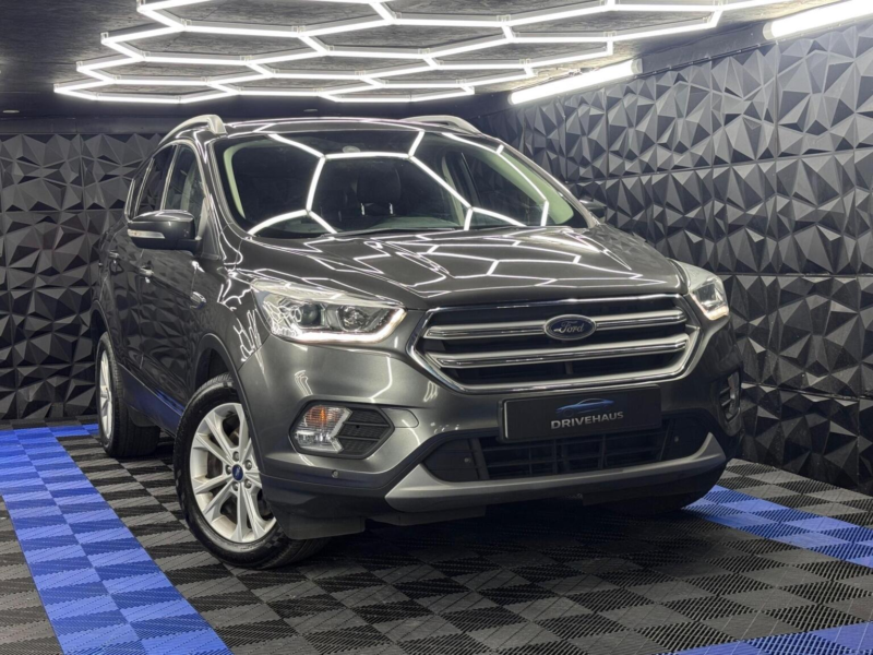2018 Ford Kuga 2.0 Tdci Titanium Euro 6 (s/s) 5dr in Grey — image 1