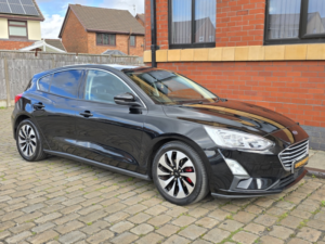 2019 Ford Focus 1.0 T Ecoboost Zetec in Black — image 2