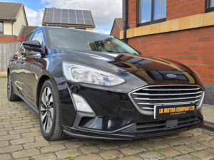 2019 Ford Focus 1.0 T Ecoboost Zetec in Black — image 3
