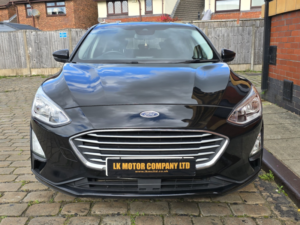 2019 Ford Focus 1.0 T Ecoboost Zetec in Black — image 4
