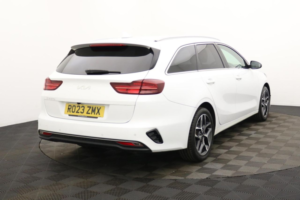 2023 Kia Ceed 1.5 T-Gdi 3 Sportswagon 5dr Petrol Manual Euro 6 (s/s) (158 Bhp) in White — image 5