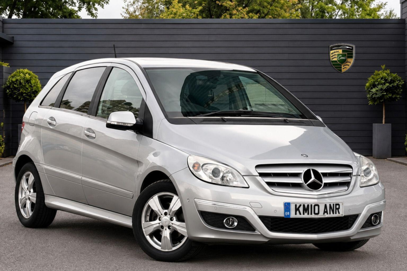 2010 Mercedes-Benz B Class 1.5 B160 Se CVT 5dr in Silver — image 1
