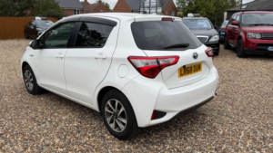 2018 Toyota Vitz in White — image 4