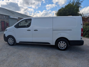2020 Vauxhall Vivaro 2.0 Turbo D 3100 Dynamic L2 H1 Euro 6 (s/s) 6dr in White — image 3