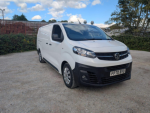 2020 Vauxhall Vivaro 2.0 Turbo D 3100 Dynamic L2 H1 Euro 6 (s/s) 6dr in White — image 4