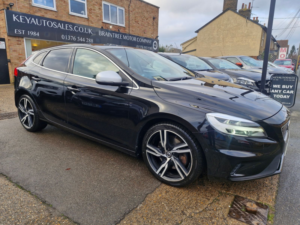 2018 Volvo V40 1.5 T3 Gpf R-Design Nav Plus Hatchback 5dr Petrol Auto Euro 6 (s/s) (152 Ps) in Black — image 2