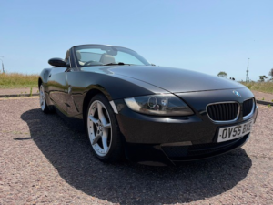 2006 BMW Z4 2.5 Z4 2.5i Se Roadster in Black — image 2