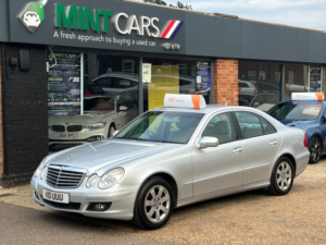 2008 Mercedes-Benz E Class 2.1 E220 Cdi Classic in Silver — image 5