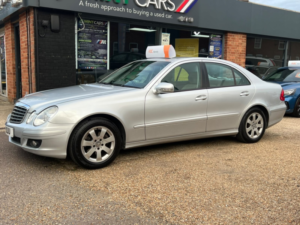2008 Mercedes-Benz E Class 2.1 E220 Cdi Classic in Silver — image 6