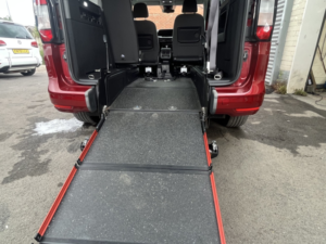 2023 Ford Tourneo Connect 2.0 Tourneo Connect Titanium Tourneo L1 2.0l Ecoblue 122ps Fwd 6 Speed Manual in Red — image 6